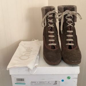 CHLOE | BROWN RIBBED-TRIM SUEDE WEDGE BOOTS Sz 7